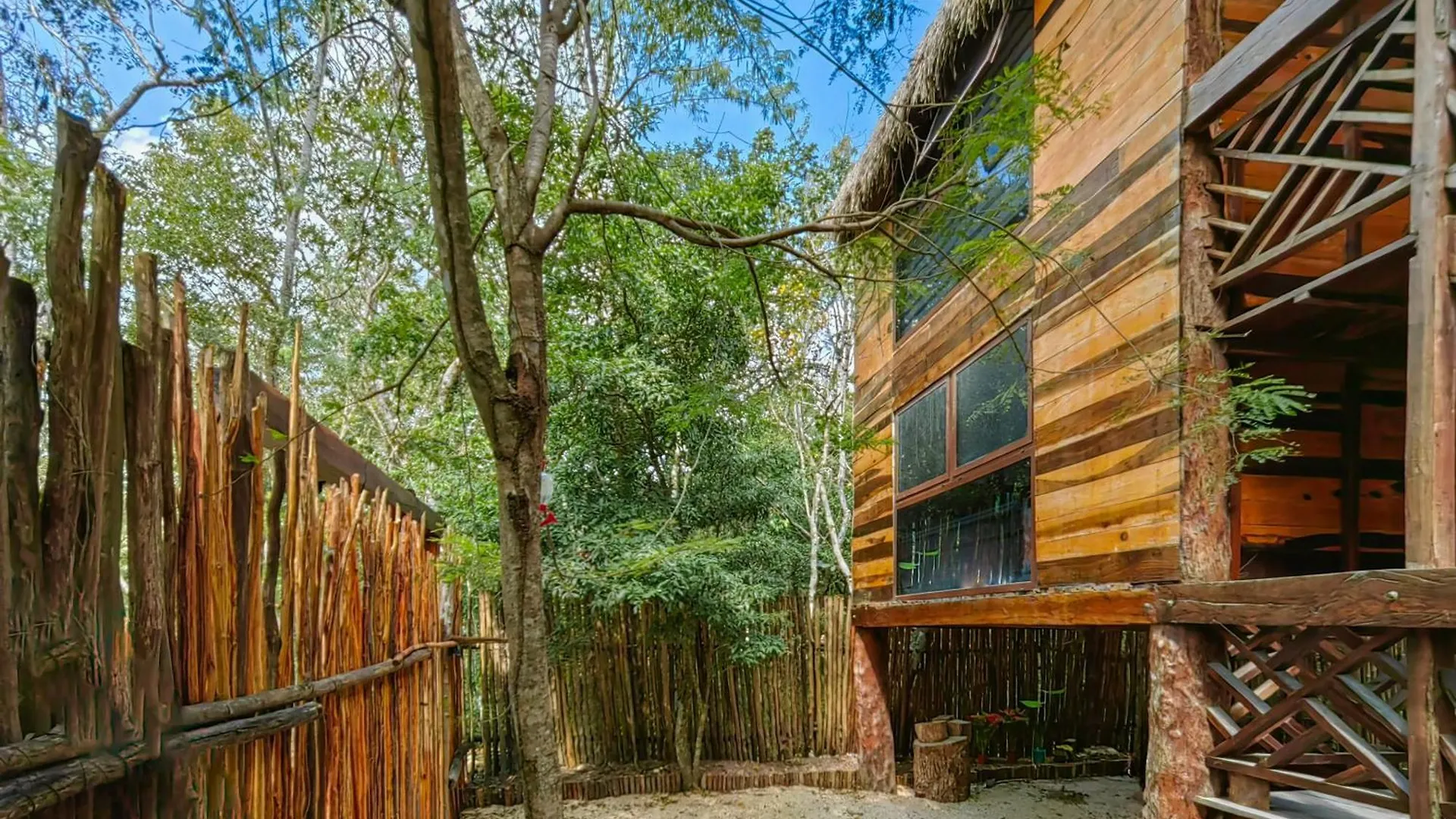 Treehouse Tulum H2Ojos Hotel